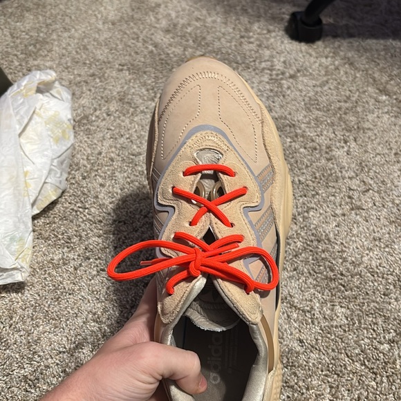 Barely used adidas ozweego - Picture 4 of 14